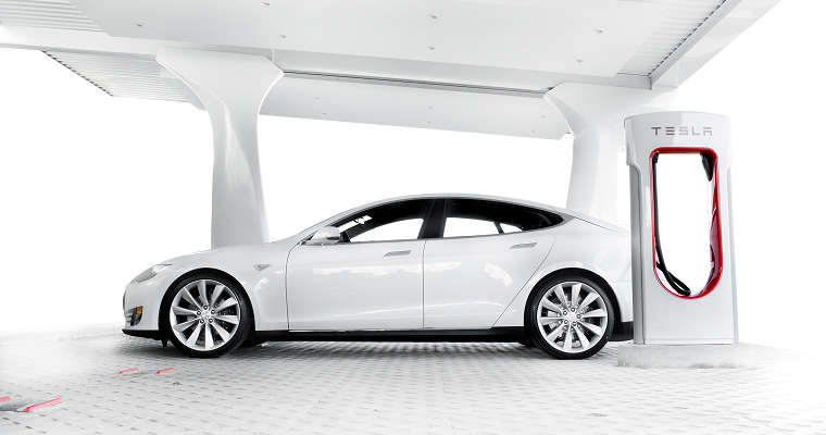 Tesla планирует запустить заправки Supercharger в Украине в 2016 году