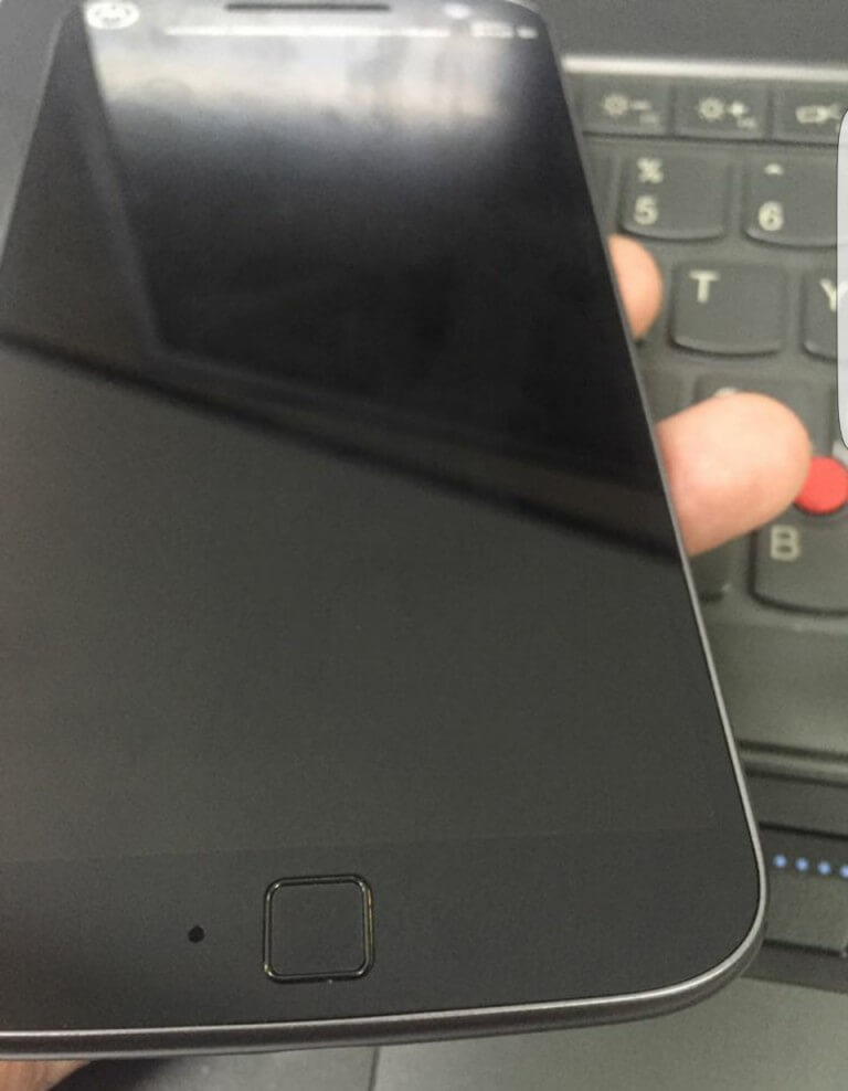 В сеть попало фото смартфона Moto G четвертого поколения со сканером отпечатков