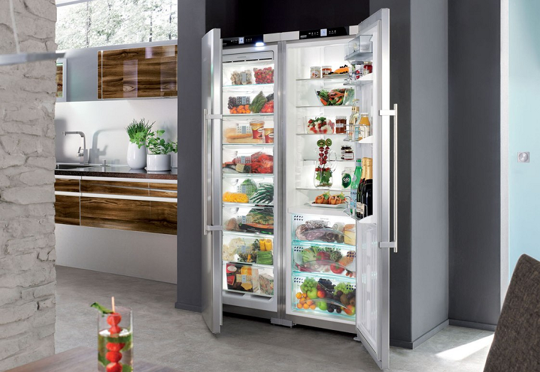 холодильник с едой