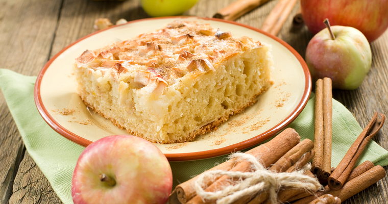 Шарлотка с яблоками – как правильно приготовить?