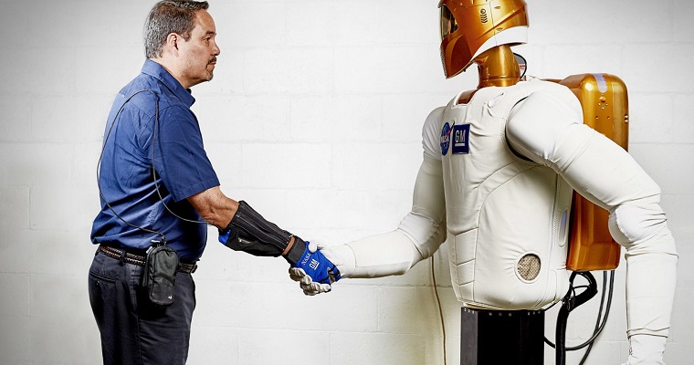 Рабочие завода General Motors смогут использовать «механическую руку»