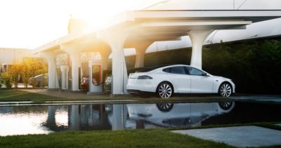 Tesla модернизирует свои заправки Supercharger