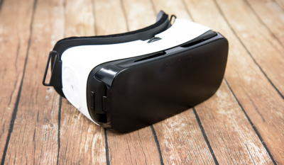 Компания Samsung представила улучшенную версию шлема виртуальной реальности Gear VR