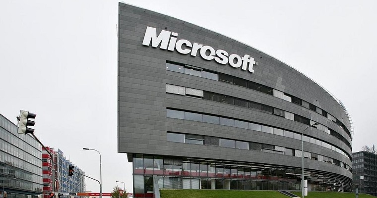Компания Microsoft покажет настольный ПК Surface в октябре
