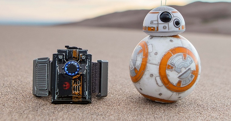 Компания Sphero представила браслет Star Wars Force Band, который позволит управлять роботом BB-8