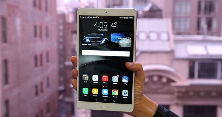 Представленный на IFA 2016 планшет Huawei MediaPad M3 получил мультимедийные технологии Harman Kardon
