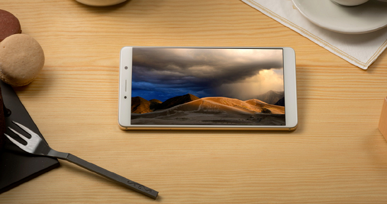 Новый смартфон ZTE Axon 7 Max позволяет смотреть 3D-видео без специальных очков
