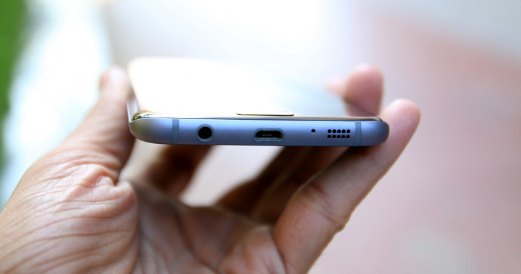 Samsung может отказаться от разъема для наушников в Galaxy S8