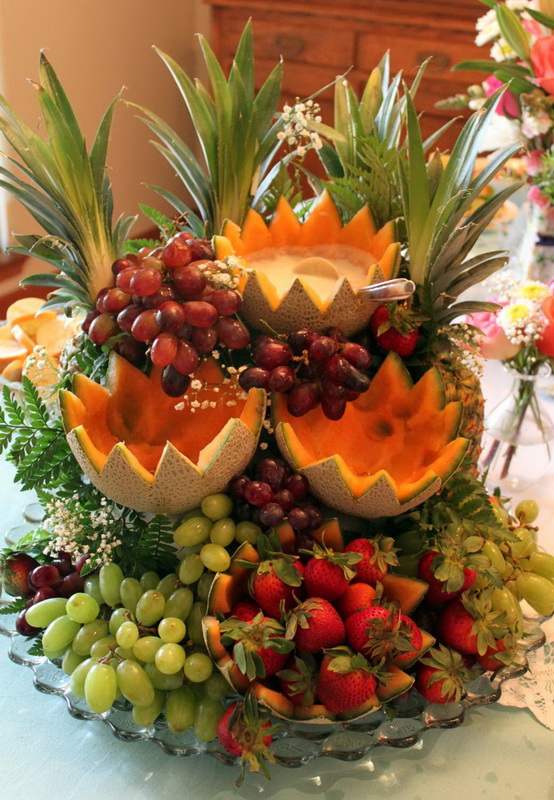 Гавайская вечеринка-подача фруктов