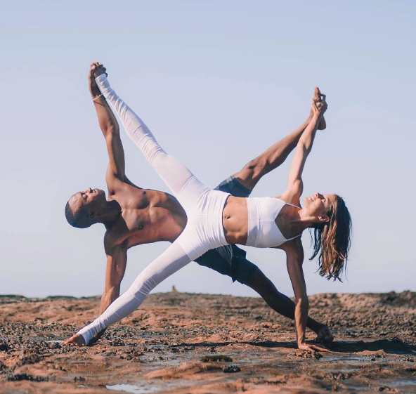 yogalooksgood-парная йога