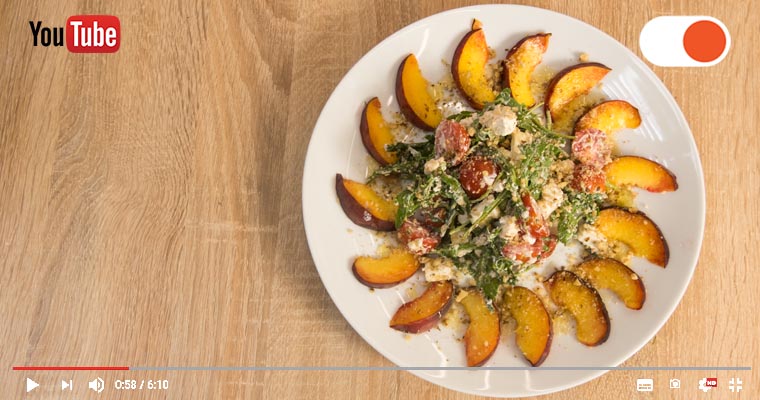 Салат із персиками, руколою та сиром Фета – Готуємо смачно і легко