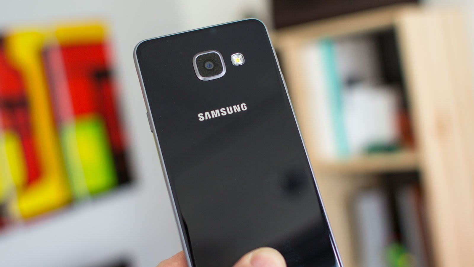 Лучшие бюджетные смартфоны последних лет обзор – Samsung Galaxy A3 (2016) (3)