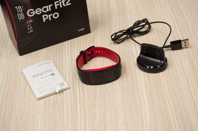 Обзор влагозащищенного фитнес-браслета Samsung Gear Fit 2 Pro – удобство и автономность