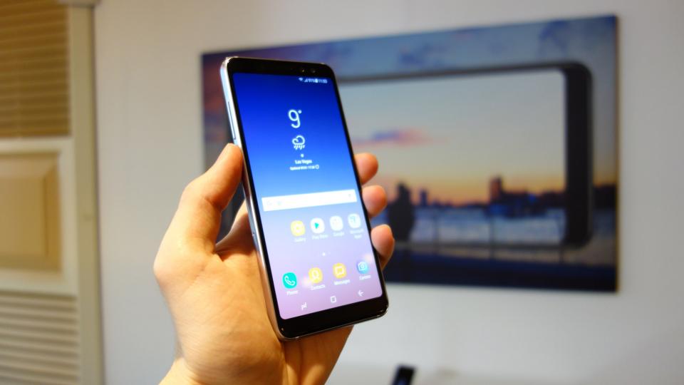 Топ-5 смартфонов на Android - Samsung Galaxy A8