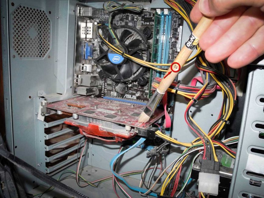 Как очистить системный блок компьютера от пыли в домашних условиях?