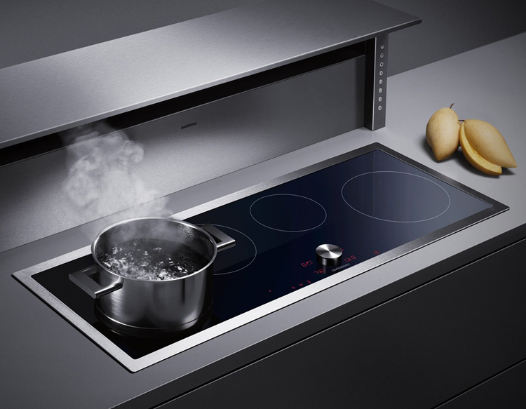 Обзор лучших варочных поверхностей из стеклокерамики - кастрюля на электрической плите