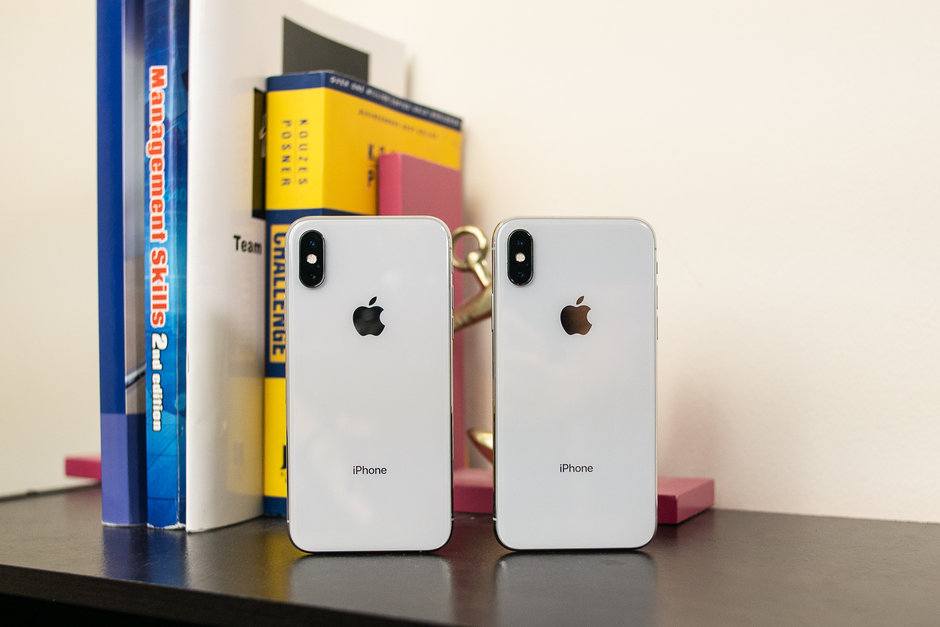 Apple iPhone XS против Apple iPhone X - дизайн двух смартфонов
