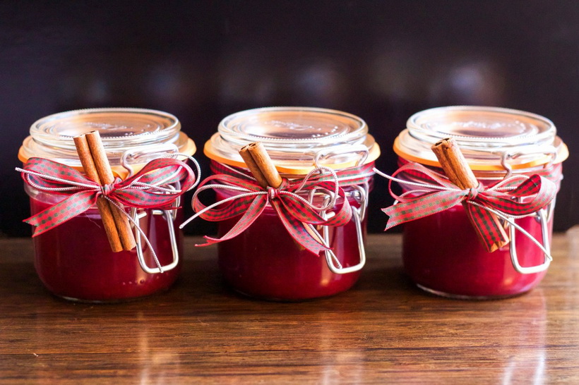 Для сластен: ТОП-5 рецептов оригинальных варений и пряные яблочки к новогоднему столу