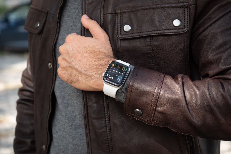 Обзор Apple Watch 4 - смарт-часы у современного человека