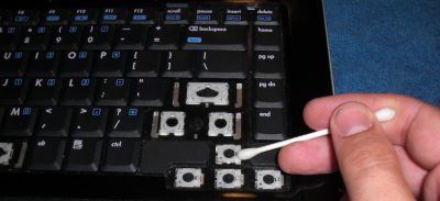 Як почистити клавіатуру зсередини