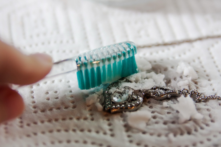 Зубной порошок-чистим дома