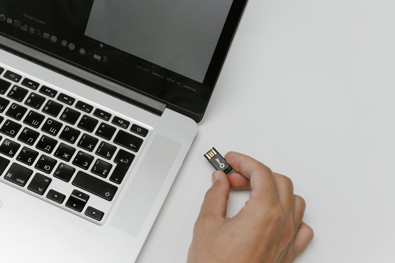 Как отформатировать флешку через macOS