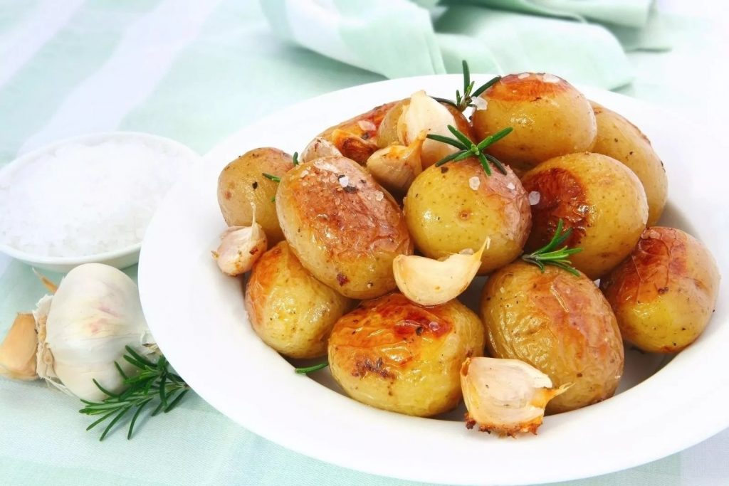 Картопля в духовці