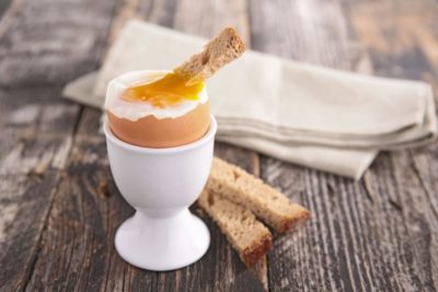 Как сварить яйца всмятку