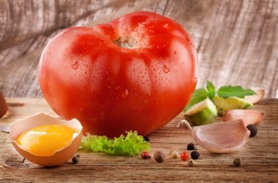 YAytso-v-tomatah-ingredientyi