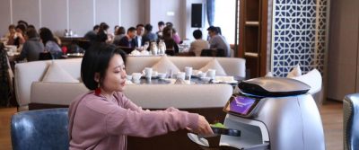 У Китаї відкрили роботизований готель – все зав’язано на розпізнаванні обличь