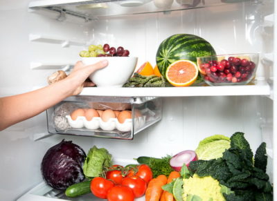 Избавляемся от плохого запаха в холодильнике