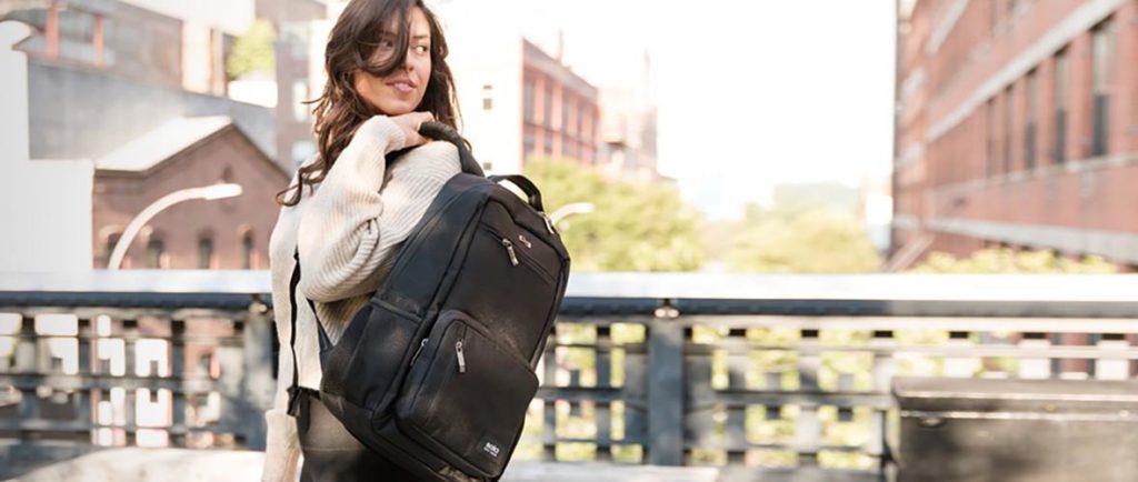 У дорогу з комфортом: що краще для ноутбука – рюкзак або сумка? Вибираємо ідеальний одяг для гаджета!