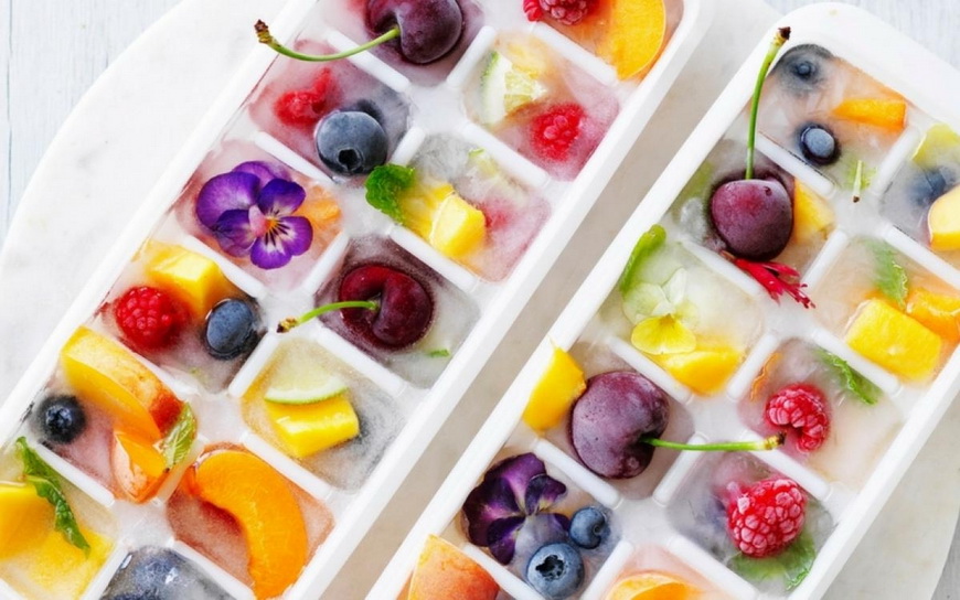 Кубики льда с ягодами и фрутками-оригинальная заморозка