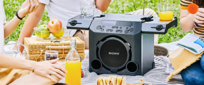 ОГОНЬ-КОЛОНКА с радио, караоке и столиком! | Обзор Sony GTK-PG10