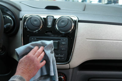 Как убрать царапину на автомобиле: Салон