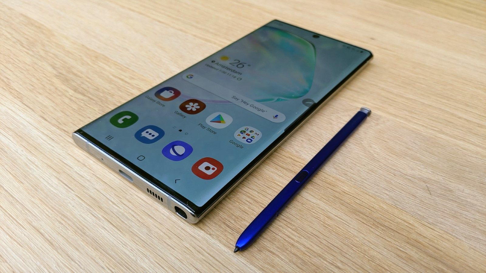 7 смартфонов флагманов 2019 года - galaxy Note 10 со стилусом