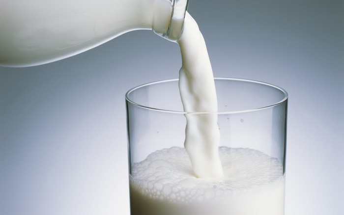 Стакан молока-напитки на ночь