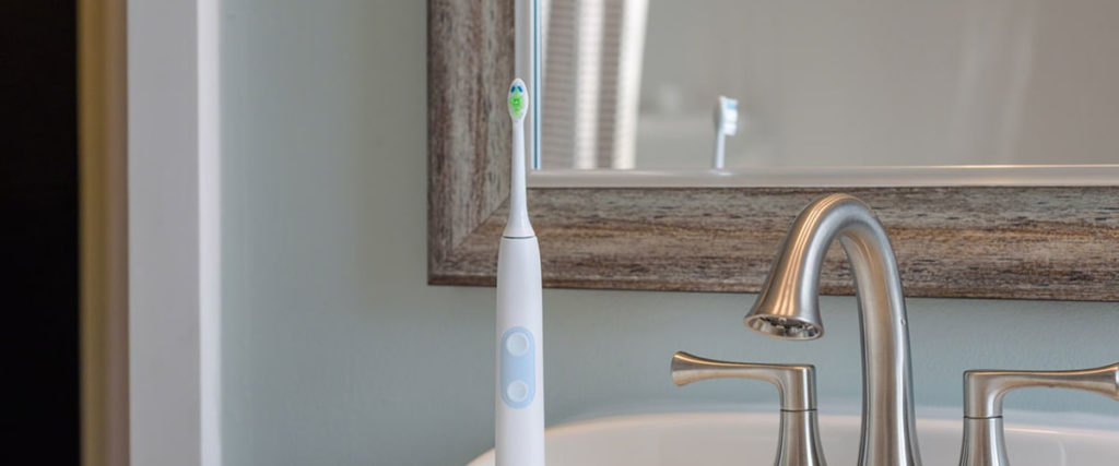Как ухаживать за электрической зубной щеткой — полезные советы от Блога Comfy