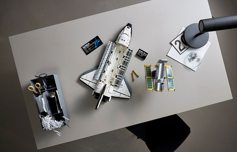 Space Shuttle Discovery збирання