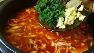 Борщ у мультиварці: