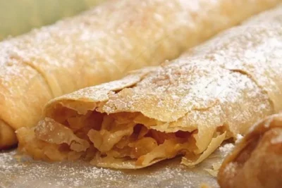 Вертута з яблуками,